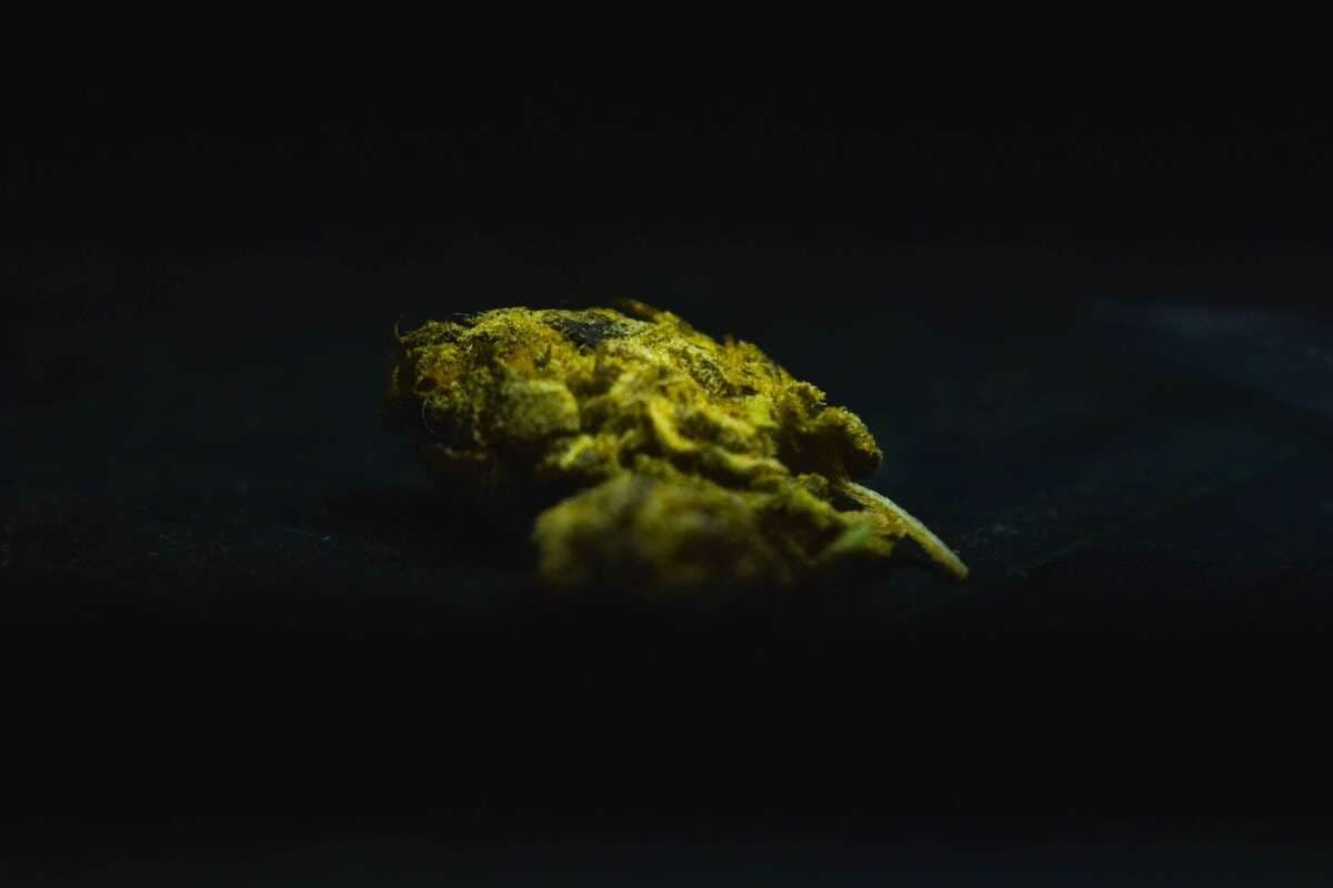 What Is Microdosing Cannabis and How Do You Do It Safely?