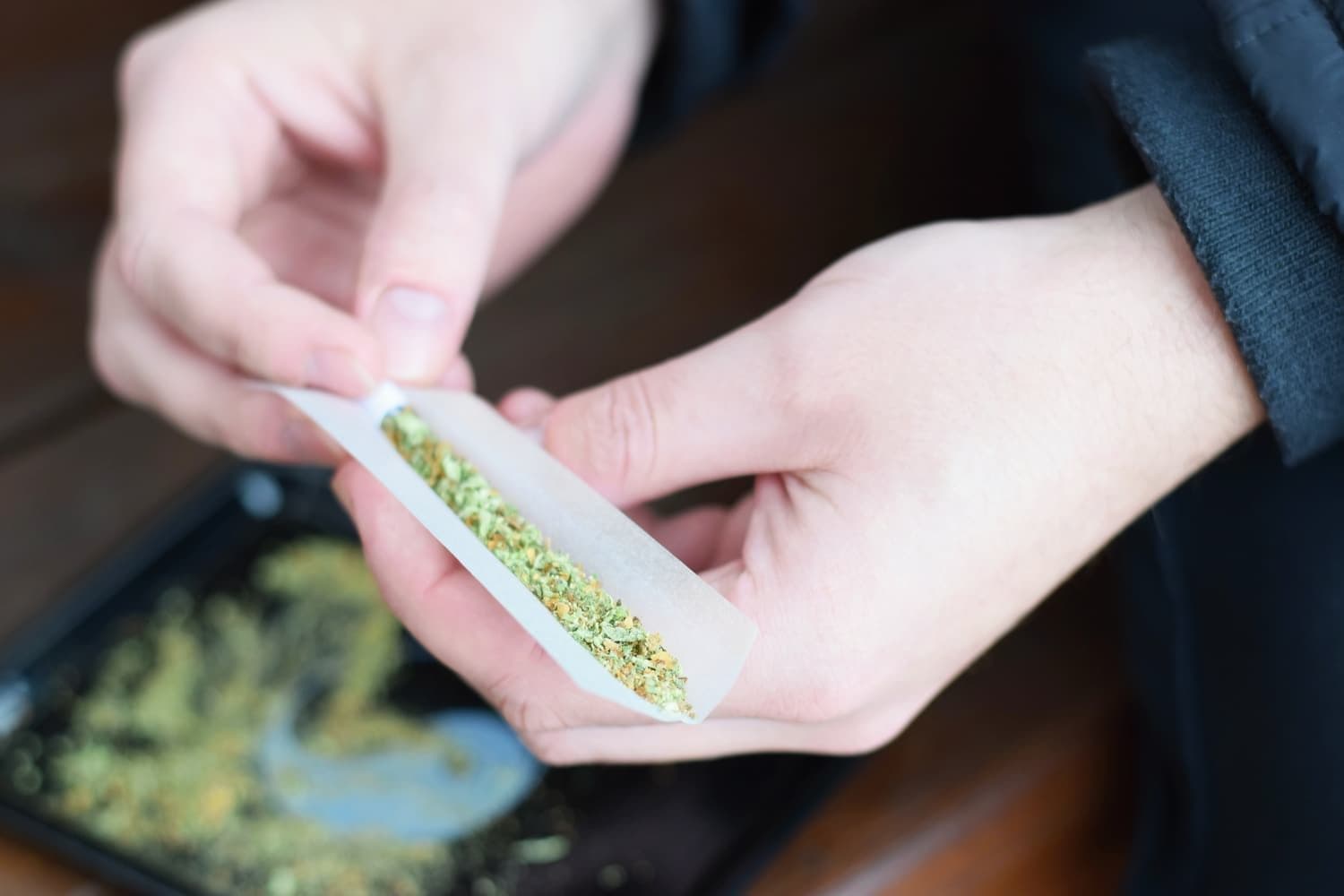 How to Roll a Joint or Blunt